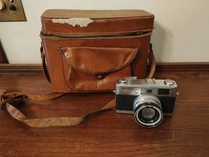 lot 34 image: Minolta Hi-Matic 7S Camera
