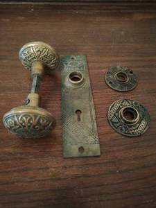 lot 48 image: Vintage Brass Door Plates and Handle