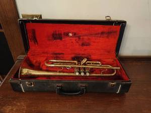 lot 66 image: Old Trumpet