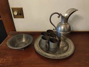 lot 85 image: Collection of Pewter