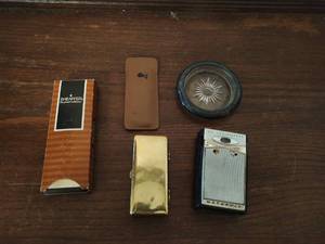 lot 95 image: Collection of Vintage Items