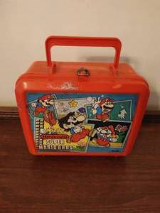 lot 97 image: Nintendo Super Mario Brothers Lunchbox