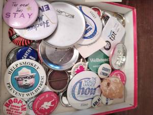lot 98 image: Collection of Buttons