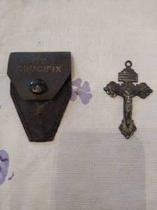 lot 202 image: Crucifix