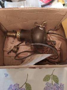 lot 225 image: Vintage Lamp