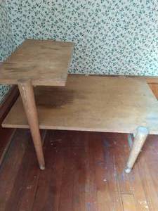 lot 237 image: End Table