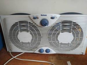 lot 243 image: Holmes Window Fan
