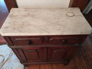 lot 278 image: Antique Sideboard