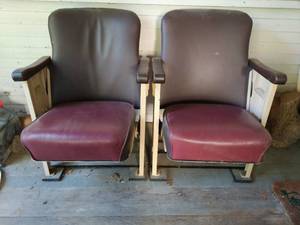 lot 100 image: Stadium Seats