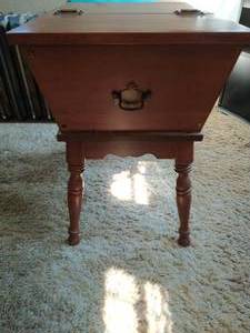 lot 112 image: End table