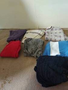 lot 145 image: Collection of sweaters #2