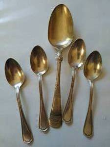 lot 151 image: 5 Sterling silver spoons