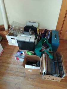 lot 153 image: Office supplies