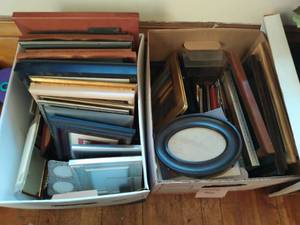 lot 155 image: Photo frames