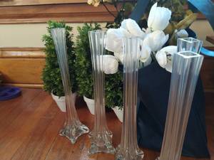 lot 156 image: Fake flowers and plants