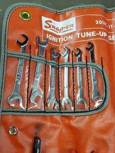 lot 9 image: Vintage Snap-On Ignition Tune-Up Set