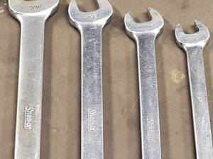 lot 12 image: Snap-On (12) pc Combination Wrench Set