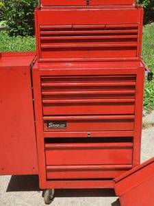 lot 42 image: (13) Drawer Snap-On Tool Chest