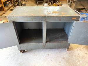 lot 122 image: Rolling Metal Garage Storage Cart
