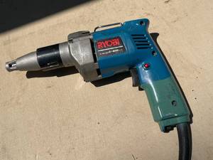 lot 123 image: Ryobi 0-4000 RPM Drill