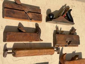lot 142 image: Large Vintage Planer Lot