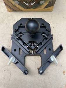 lot 166 image: Rockler Miter Tight Picture Framing Clamp