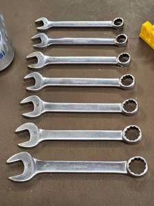 lot 77 image: Snap-On Metric Short Combination Wrench Set