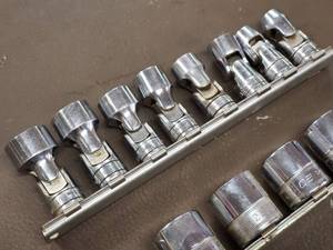 lot 88 image: Snap-On 14 & 38 Drive Metric Socket Sets