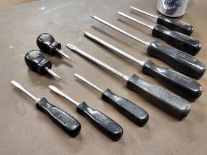 lot 84 image: Snap-On (4) Standard & (6) Phillips Head Screw Drivers Lot