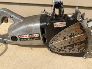 lot 190 image: David Bradley Electric Chainsaw