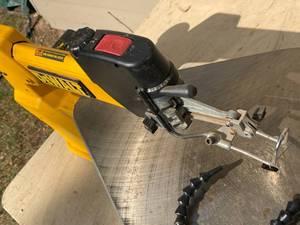 lot 270 image: DeWalt 20 Inch Scroll Saw