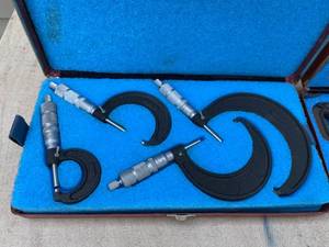lot 281 image: 2 Central Tool Company Caliper Sets