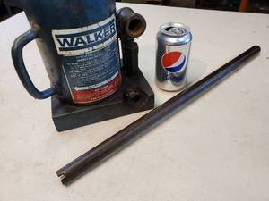 lot 262 image: Bottle Nose Jack