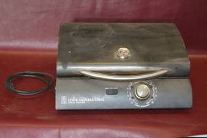 lot 29 image: Outdoor Great Room CNE20 Cook Number Series 20-Inch Electric Grill