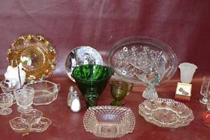 lot 47 image: Lot of glass pieces were in display case