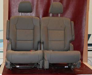 lot 54 image: Honda Odyssey back seats