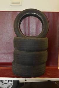 lot 55 image: Set of 4 Bridgestone Tires 23550R18