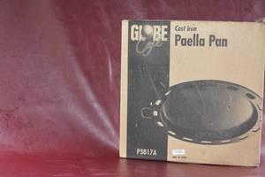 lot 85 image: Porcelainized cast iron paella pan