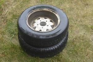 lot 67 image: 2 Trailer Tires