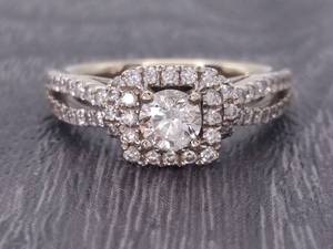 lot 5 image: Vera Wang 1.03 Carat Diamond & Natural Blue Sapphire Engagement Ring in 14k Gold