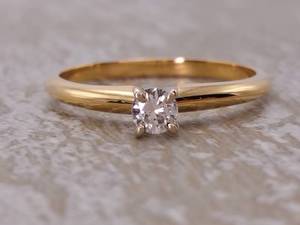 lot 38 image: Beautiful Diamond Solitaire Estate Ring in 14k Gold