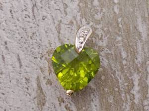 lot 44 image: 2.0 Carat Heart Shaped Natural Peridot and Diamond Pendant in 14k Gold