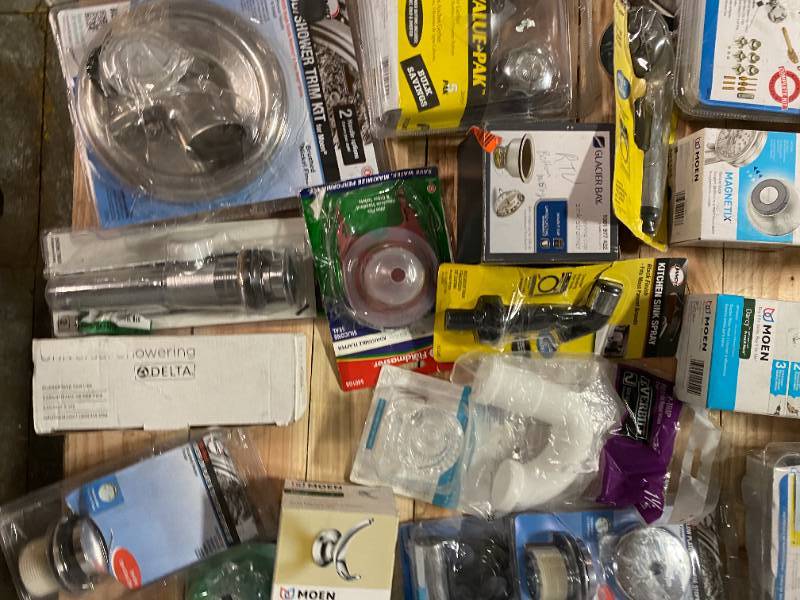 LOT OF MOEN TOWEL BARS, HOOKS, Other Accessories