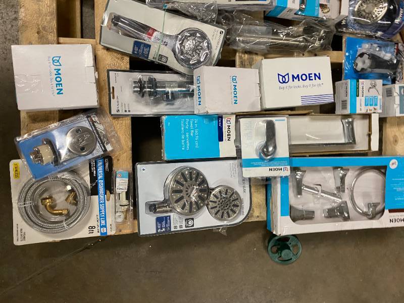 LOT OF MOEN TOWEL BARS, HOOKS, Other Accessories