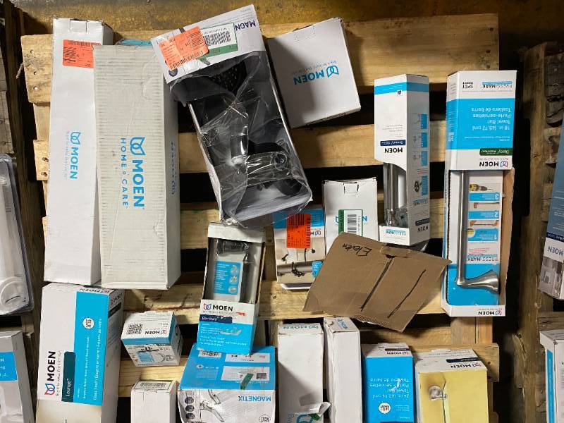 LOT OF MOEN TOWEL BARS, HOOKS, Other Accessories