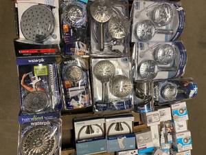 LOT OF MOEN TOWEL BARS, HOOKS, Other Accessories