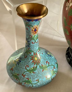 lot 13 image: (8) Pieces of Cloisonn Pieces