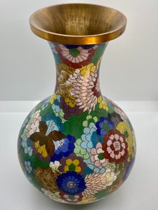 lot 30 image: Beautiful Floral Design Cloisonn Vase