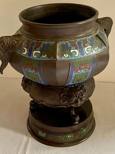 lot 47 image: Ornate Champlev Vase