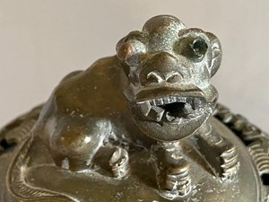 lot 66 image: Japanese Brass Censor w Foo Dog Lid
